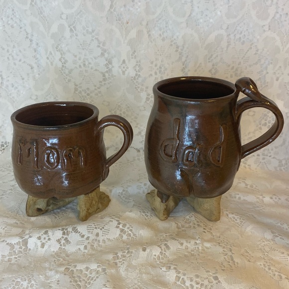 Vintage Clay Pottery Ceramic Coffee Mug Cup with Feet Footed MOM & DAD - Picture 3 of 5